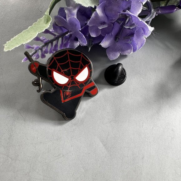 Disney Spider Man Trading Pin Venom Villain Badge Lapel Pin Brooch Accessories - Picture 3 of 9
